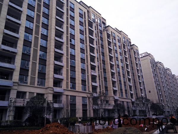 高(gao)层住宅(zhai)阳台壁挂式太(tai)阳能热(re)水系(xi)统(tong)解(jie)决方案(an)
